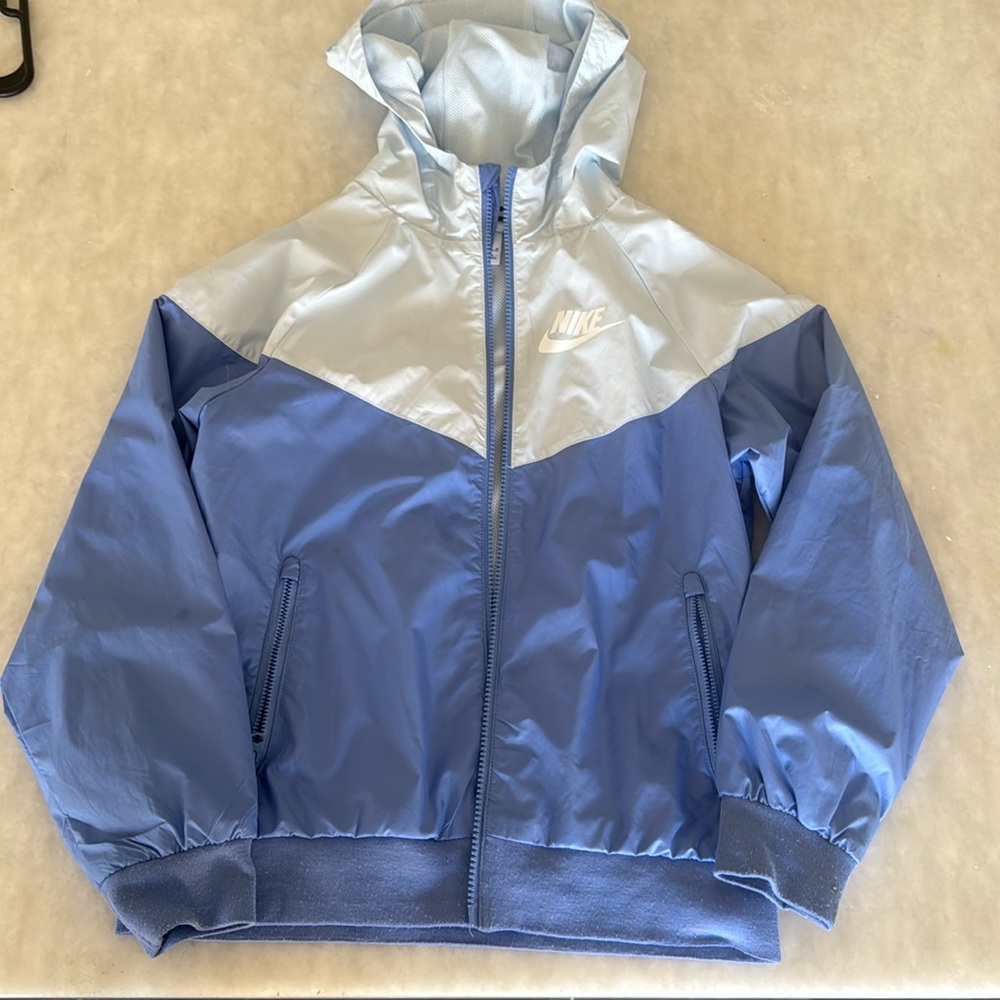 Nike windbreaker size M EUC